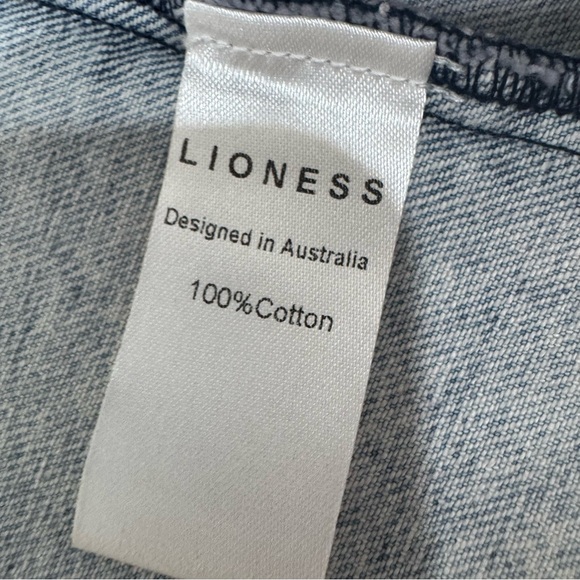 NWT Lioness Papa Don't Preach Denim Zip Crop Top Tank Women's Medium Light Wash - Picture 13 of 15